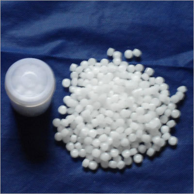 प्राकृतिक कपूर गेंदें