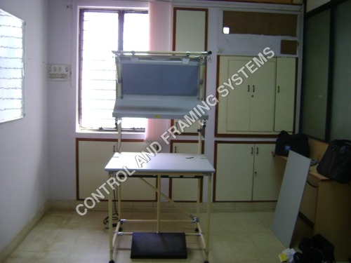 Pipe Joint Work Table - Aluminum Pipes & Joints, Customizable Dimensions, White & Beige Non-Conductive Surface, Lightweight & Portable Design