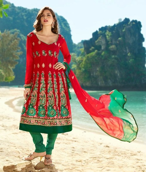 जॉर्जेट सामग्री पर अनारकली ड्रेस