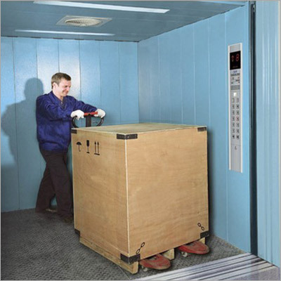 हाइड्रॉलिक गुड्स लिफ्ट