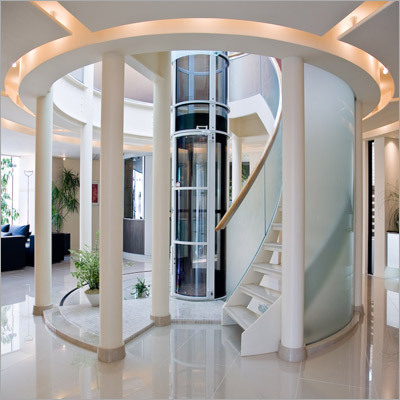 व्यावसायिक लिफ्ट