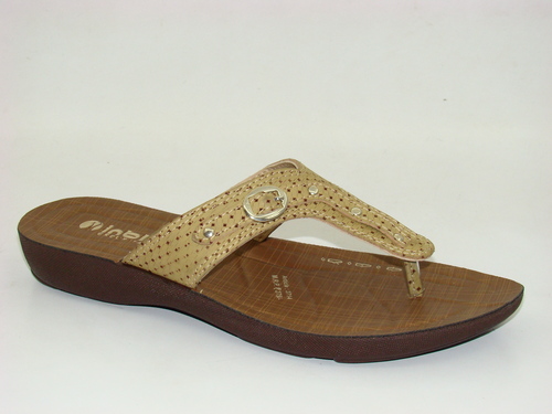 ब्राउन कैज़ुअल लेडीज़ स्लिपर