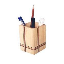लकड़ी का पेंसिल बॉक्स