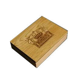 छापी हुई लकड़ी का उपहार लेख