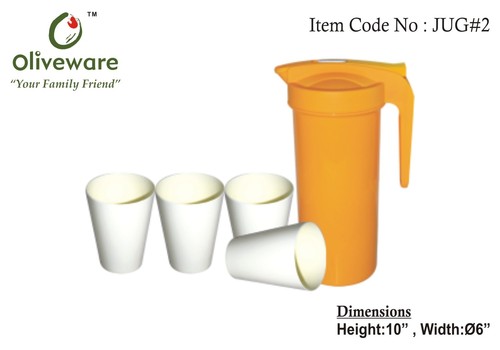 4 गिलास के साथ जग