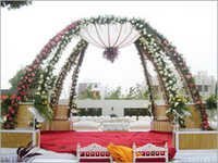 सफेद चौरी सजावट का आइटम