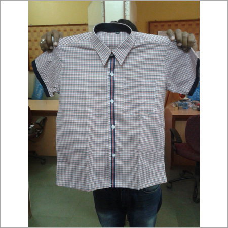 बच्चों की स्कूल यूनिफॉर्म