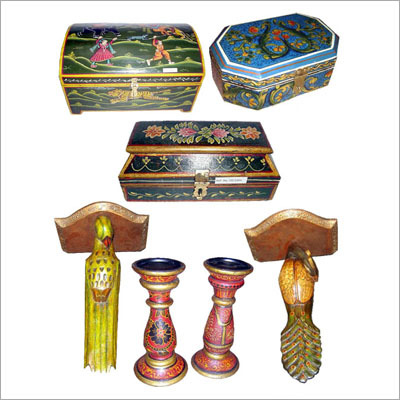 पेंटेड हस्तशिल्प items