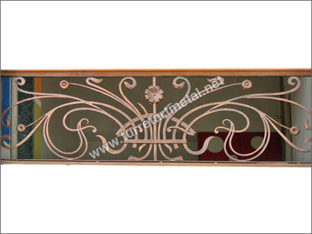 कंपाउंड वॉल रेलिंग्स