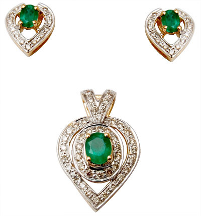 दिल डिजाइन पन्ना लटकता हुआ सेट, नवीनतम फैशन असली सोने लटकता हुआ सेट