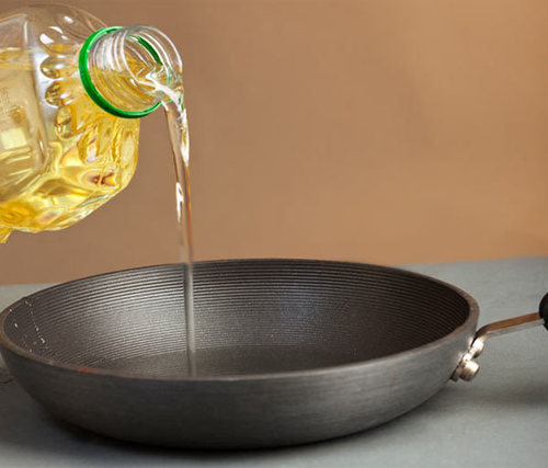 ताजा कनोला तेल