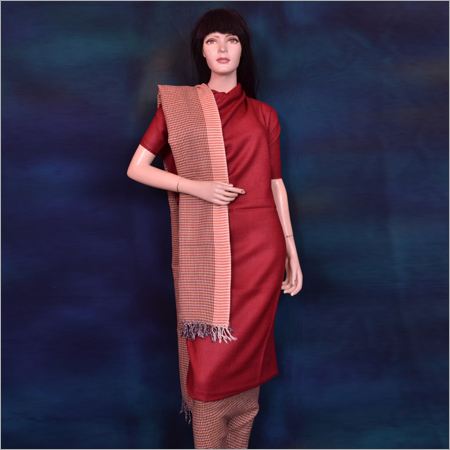 बिना सिला हुआ सूट