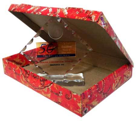 कस्टम वेवलदार बॉक्स