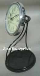 स्टैंड के साथ नॉटिकल क्लॉक