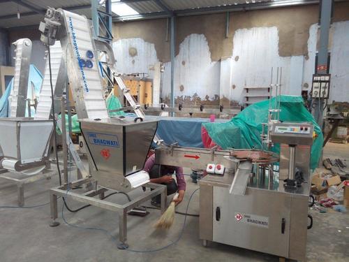 वेड इंसर्टिंग मशीन, कैप लाइनिंग मशीन