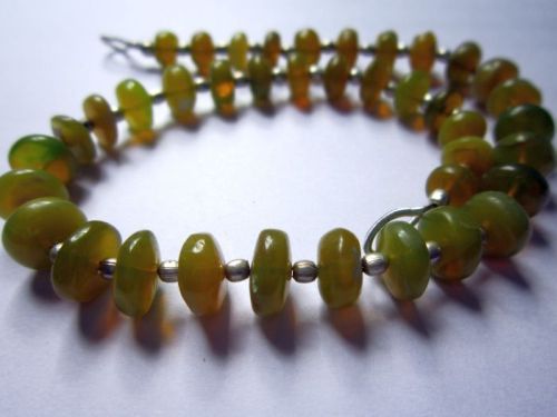 राउंड ब्रिलियंट कट ग्रीन ओपल रोंडेल बीड्स