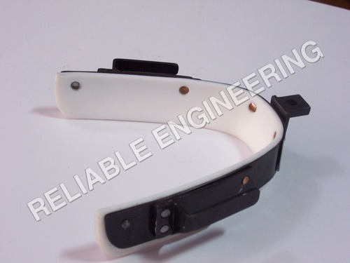 रेसेस टो बैंड