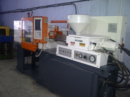 उपयोग की गई इंजेक्शन मोल्डिंग मशीन