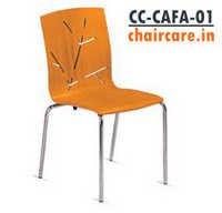 डिज़ाइनर कैफेटेरिया कुर्सियाँ