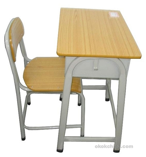 छात्र डेस्क और कुर्सी