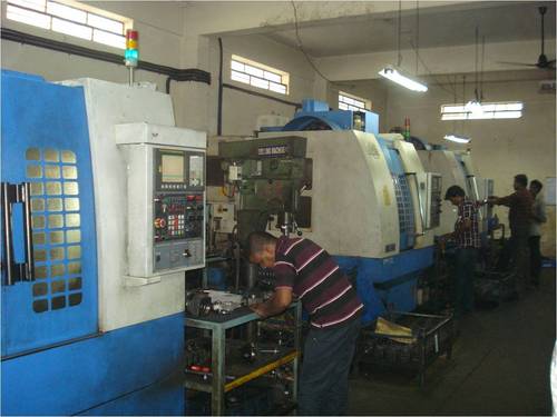 हमारी सीएनसी मशीनरी