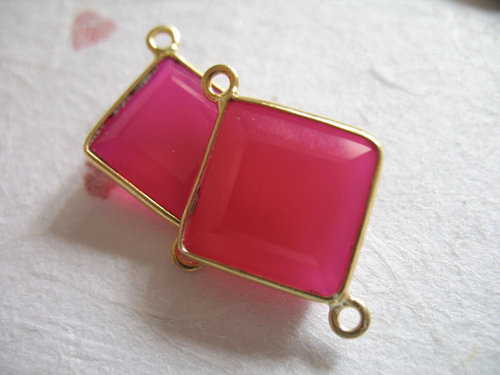 जेमस्टोन बेज़ल कनेक्टर्स