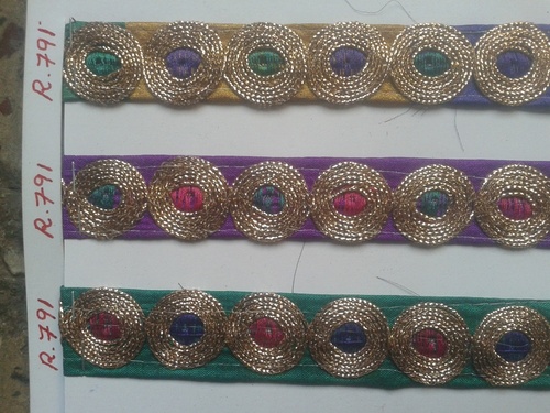 कढ़ाई के तार वाली लेसें