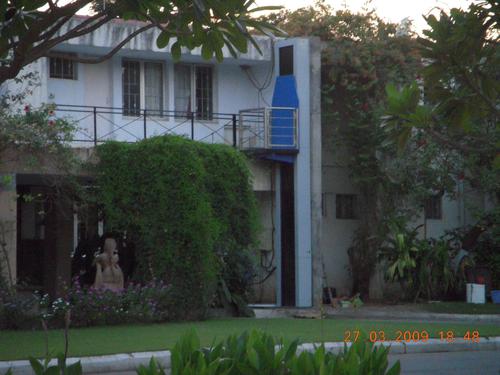 बंगला लिफ्ट