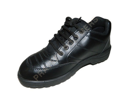 संश्लेषित चमड़े का जूता