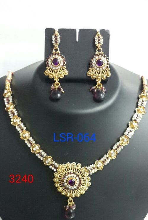 फैंसी नेकलेस सेट