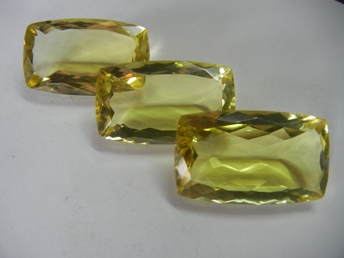 नींबू के चेहरे वाले रत्न