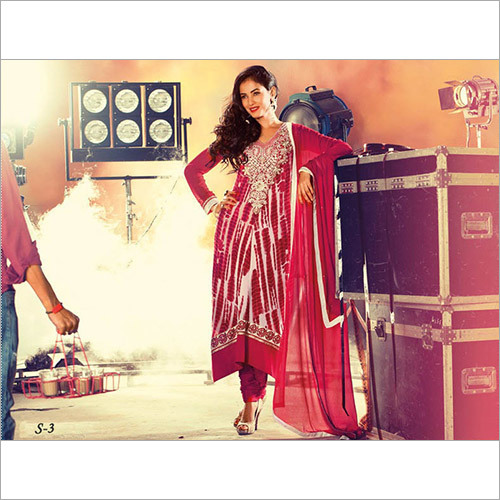 स्टाइलिश डिजाइनर लंबे अनारकली सूट