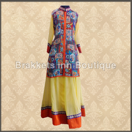 फैशनेबल महिला कुर्तियां