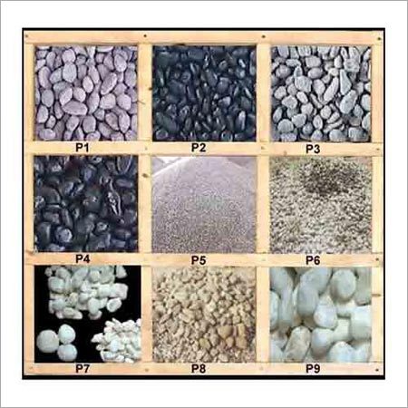 रंगीन कंकड़