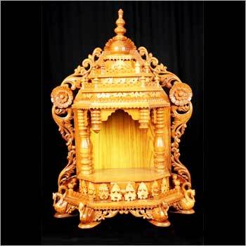 लकड़ी का पूजा मंदिर