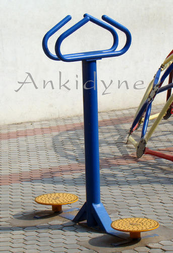 Hip Twister Standing - Double Person - Age Group: Children & Adults