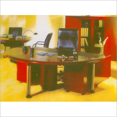 ऑफिस टेबल्स