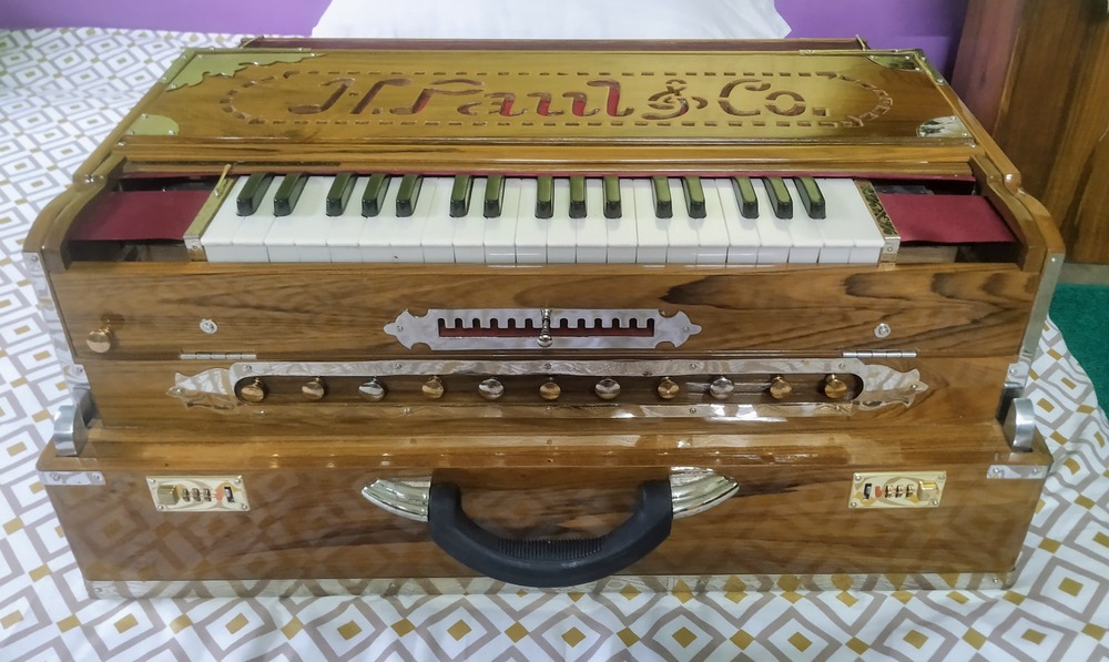 लकड़ी का फ़्रेम हारमोनियम