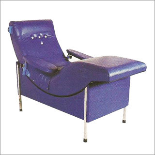 ब्लड डोनर काउच