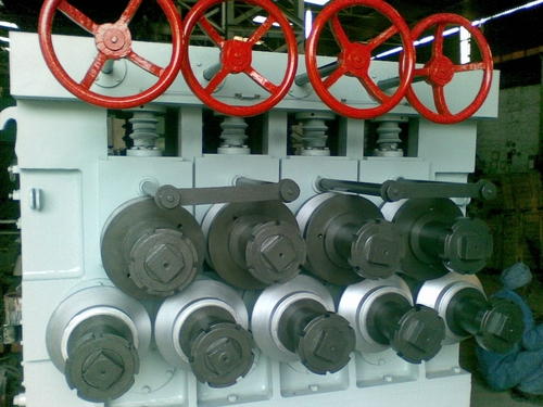 संरचनात्मक सीधा करने की मशीन