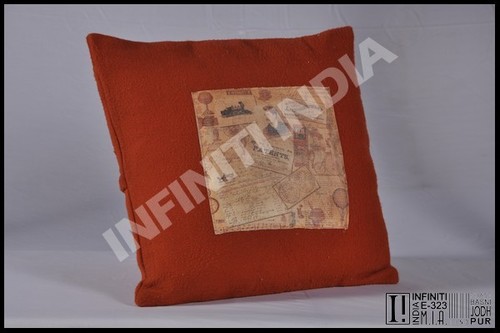 मशीन से बना विंटेज कुशन