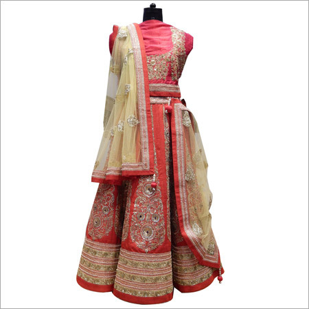 डिजाइनर जातीय लहंगा