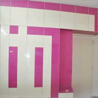 ट्रेंडी अलमारी नौकरी का काम