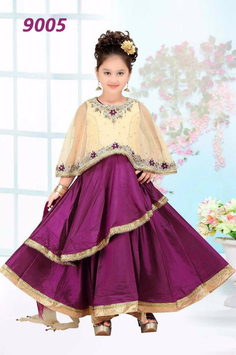 लड़कियों का गाउन