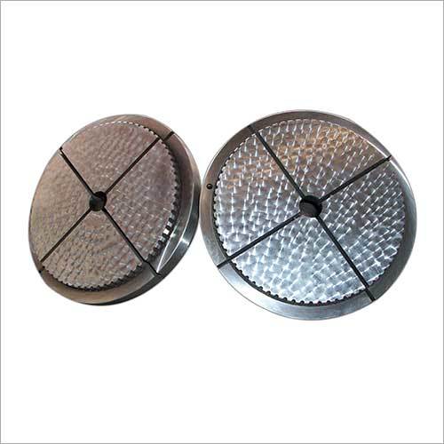 SS बेयरिंग केज इकट्ठा करता है