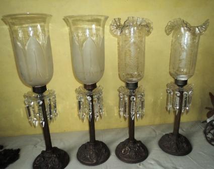 गिलास मोमबत्ती स्टैंड