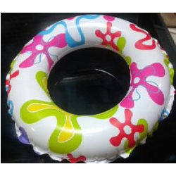 रंगीन तैरना