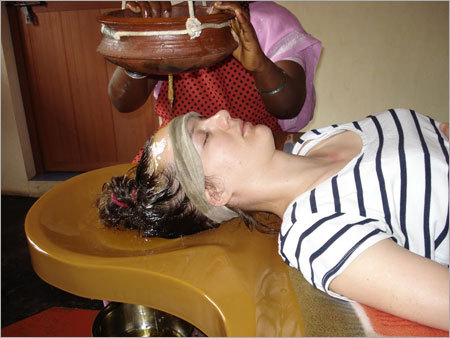 शिरोधारा रिलैक्सिंग थैरेपी