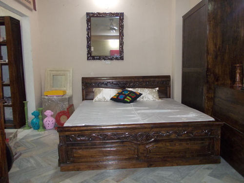 नया क雕ित लकड़ी का बिस्तर 1