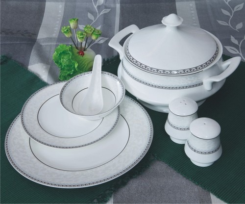 बोन चाइना बर्तन सेट